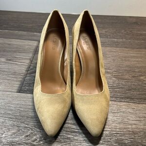 J crew suede /leather beige heels woman’s size 8 (d142)